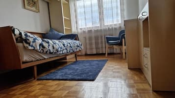 3 slaapkamers, reisbedje, internet, beddengoed