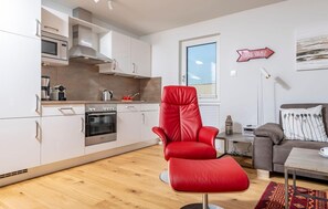 Fridge, microwave, oven, stovetop - Gorgeous apartment in Olpenitz (Olpenitz)