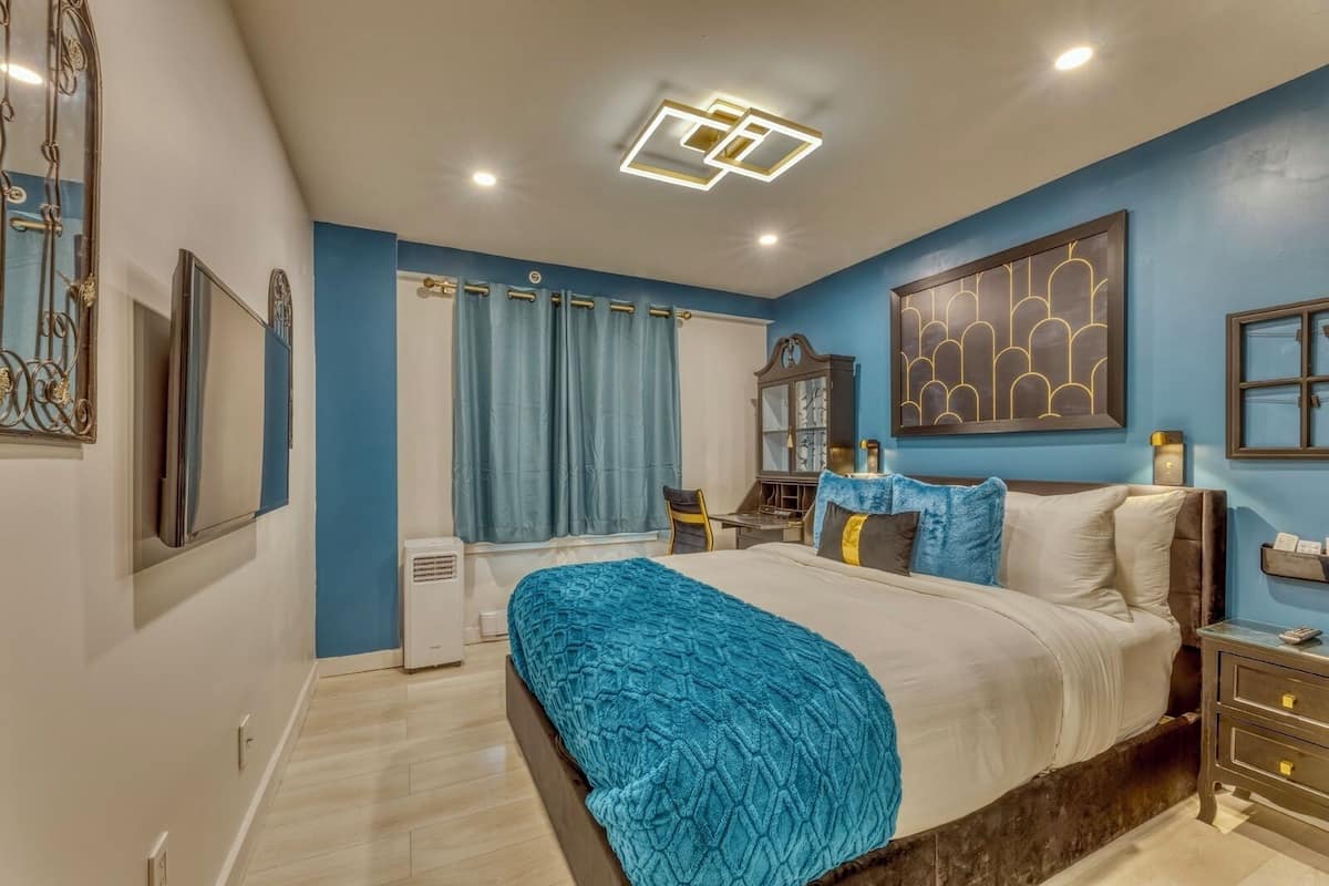 Standard Room, 1 Queen Bed | 1 bedroom, Egyptian cotton sheets, premium bedding, down comforters