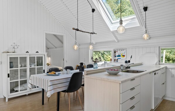 Kühlschrank, Ofen, Herdplatte, Geschirrspüler