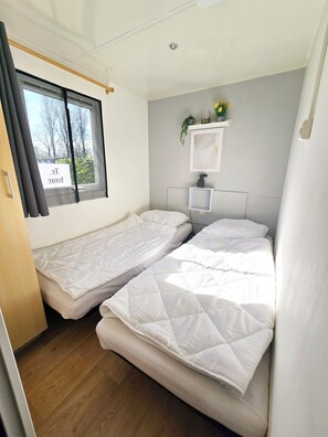3 bedrooms, travel cot, free WiFi
