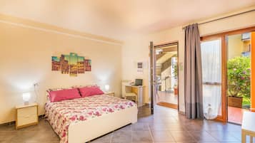 1 habitación, escritorio, wifi gratis y ropa de cama