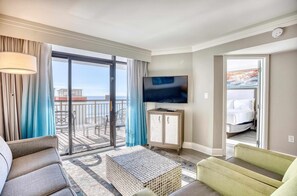 Smart-TV, DVD-spiller og stereoanlegg