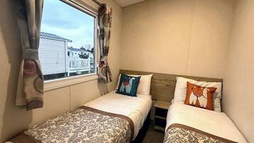 3 bedrooms, iron/ironing board, free WiFi, bed sheets