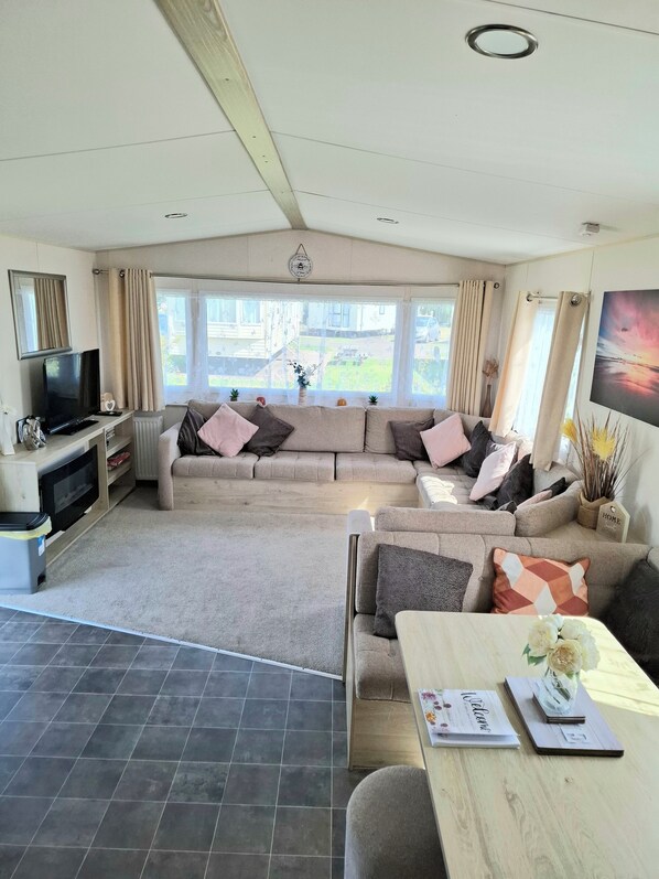 Cabin | Living area