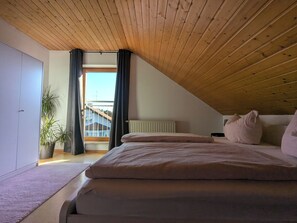 2 bedrooms, desk, travel crib, free WiFi