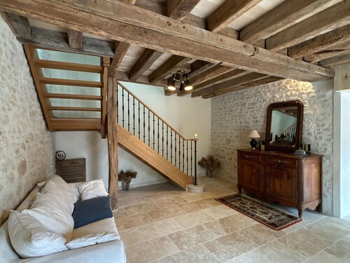 Family-Friendly Getaway: Heated Pool, Garden, Near Fontainebleau & Paris