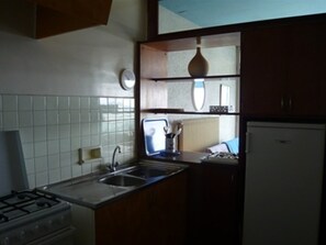 Fridge, microwave, oven - 3-room apartment at Grau-du-Roi, beach access, parking (Le Grau-du-Roi)