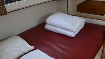 1 bedroom, bed sheets