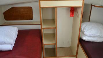 1 bedroom, bed sheets
