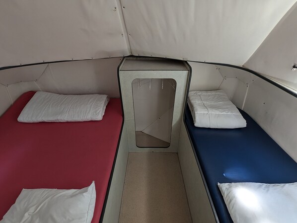 2 bedrooms, bed sheets