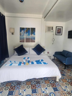 Superior Single Room, Balcony, Beach View | In-room safe