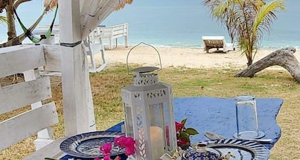 LA GRANDE SHORES Beach Resort
