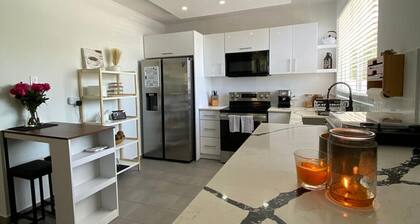 3-bedroom house with pool