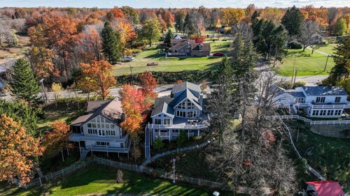 New! Stunning Geneva/Ashtabula Lakefront sleeps 16