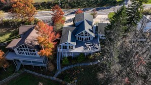 Exterior - New! Stunning Geneva/Ashtabula Lakefront sleeps 16 (Ashtabula)