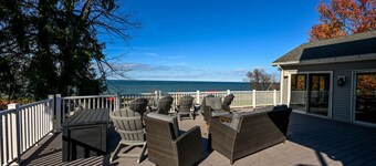 New! Stunning Geneva/Ashtabula Lakefront sleeps 16