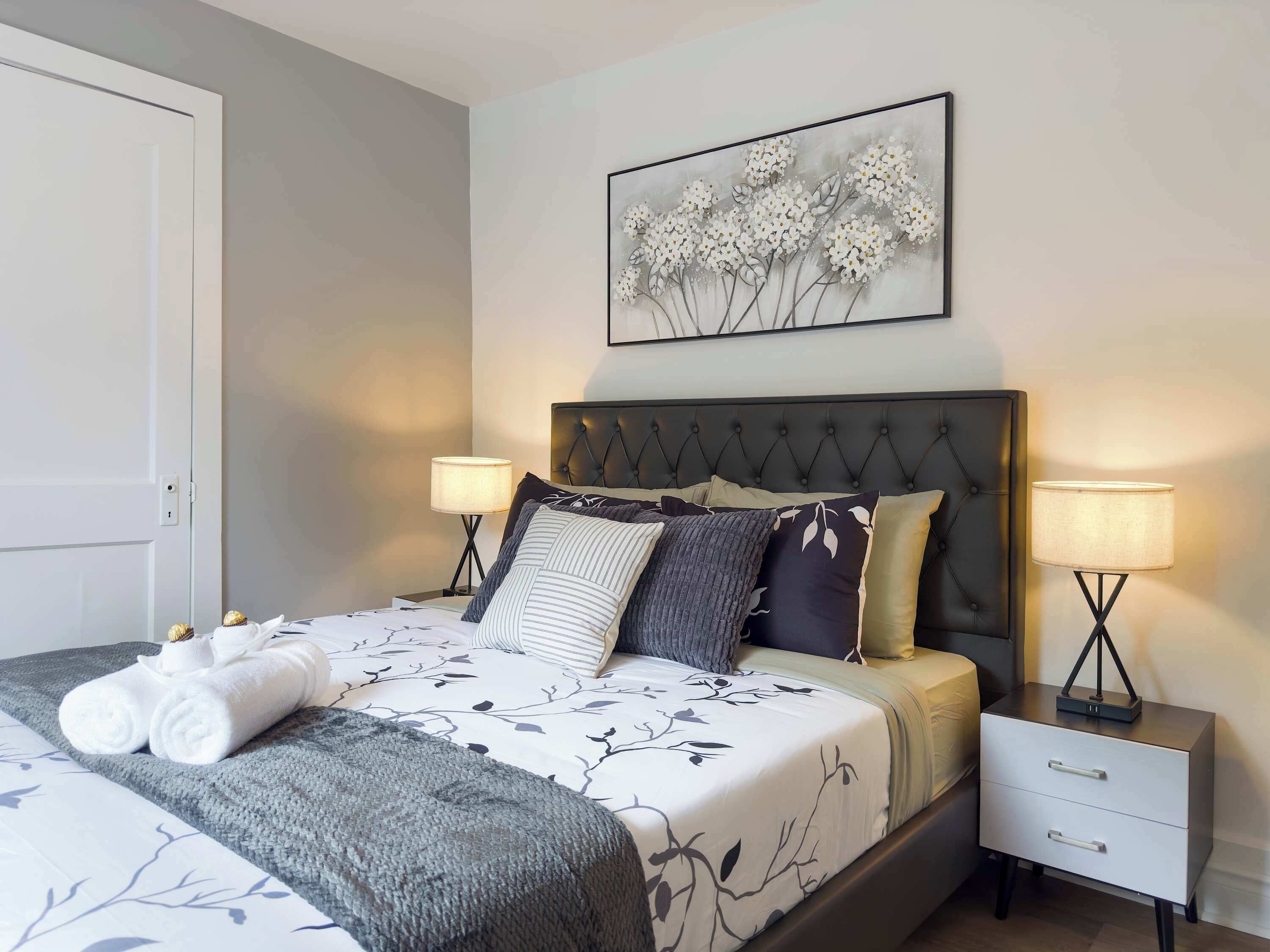 3 slaapkamers, een strijkplank/strijkijzer, gratis wifi, beddengoed