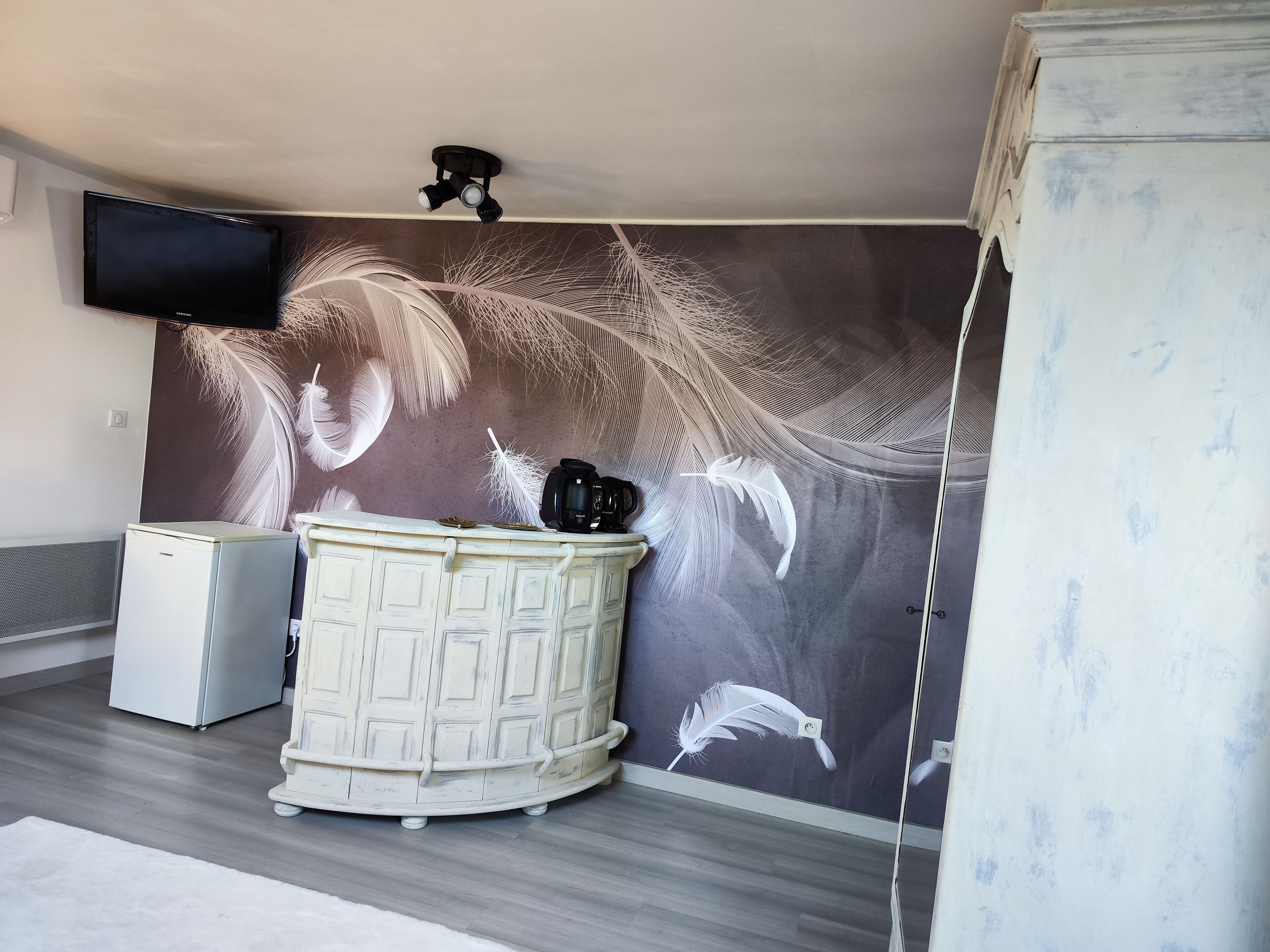 Superior Double Room, 1 King Bed | Premium bedding, memory foam beds, laptop workspace, soundproofing
