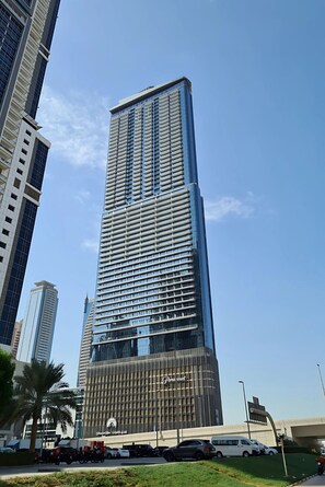 Exterior - Paramount Home Bay View 260° Infinity Sky Pool (Dubai)