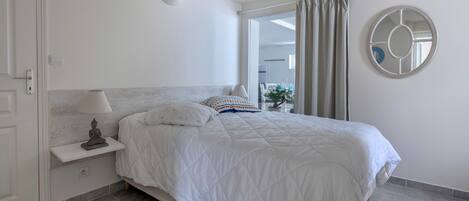 2 bedrooms, iron/ironing board