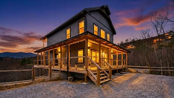 Cabin, 4 Bedrooms | Exterior