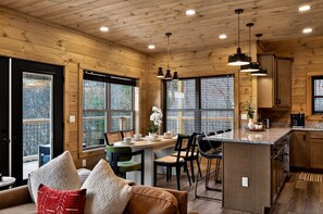 Cabin, 4 Bedrooms | Interior