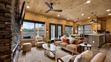 Hytte, 4 soverom | Oppholdsområde | Smart-TV