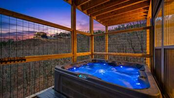 Hytte, 4 soverom | Utendørs boblebad