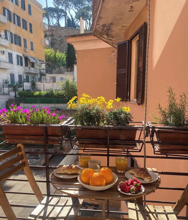 屋外ダイニングエリア