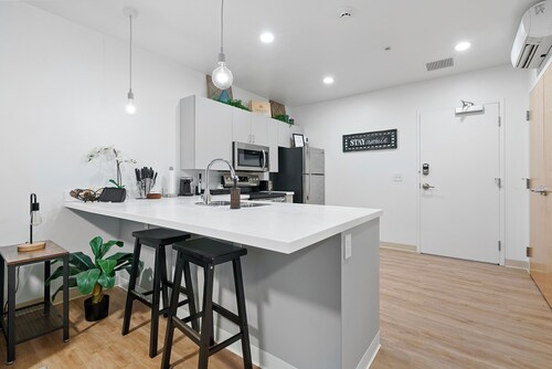 Central Modern Apartment