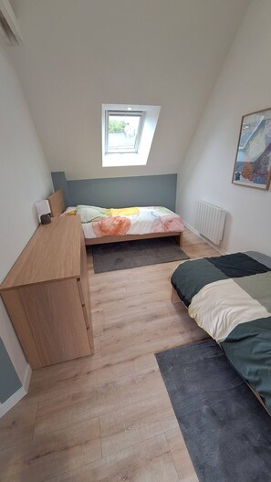 2 bedrooms, bed sheets