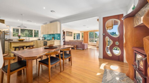 Dining - Maylee Grove in Blackheath (Blackheath)