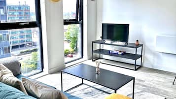 Apartment | Living area | Flat-screen TV