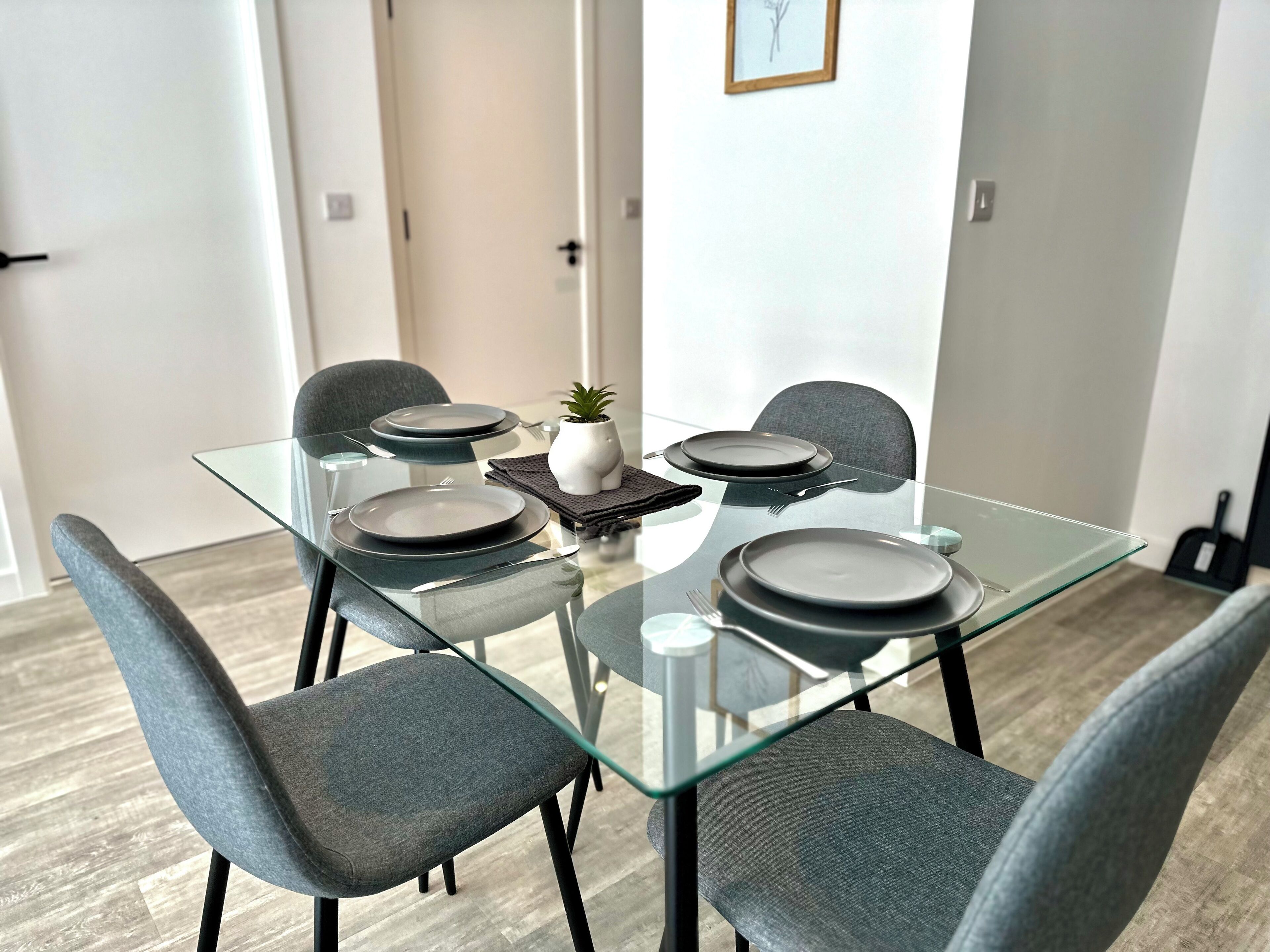Apartment | Dining