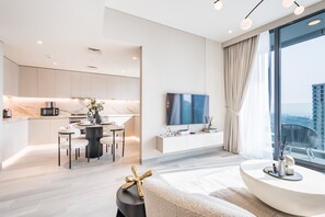 Interior - Waterfront Living 2BR Apartment in Marina Star, Dubai Marina by Deluxe Holiday Homes (Dubai)