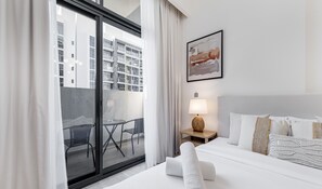 Iron/ironing board, free WiFi, bed sheets - Contemporary Studio in Azizi Riviera 31, Al Merkadh by Deluxe Holiday Homes (Dubai)