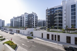 Exterior - Contemporary Studio in Azizi Riviera 31, Al Merkadh by Deluxe Holiday Homes (Dubai)