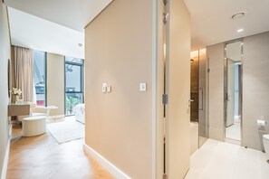 Shower, hair dryer, towels, soap - Charming 2BR in Bluewaters Residences 8, Bluewaters Island (Dubai)