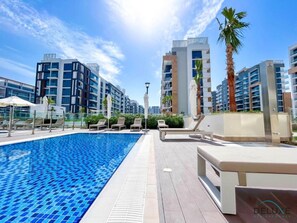 Pool - Comfortable Studio in Azizi Riviera 24, Al Merkadh by Deluxe Holiday Homes (Dubai)