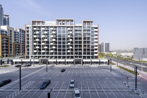 Exterior - Comfortable Studio in Azizi Riviera 24, Al Merkadh by Deluxe Holiday Homes (Dubai)