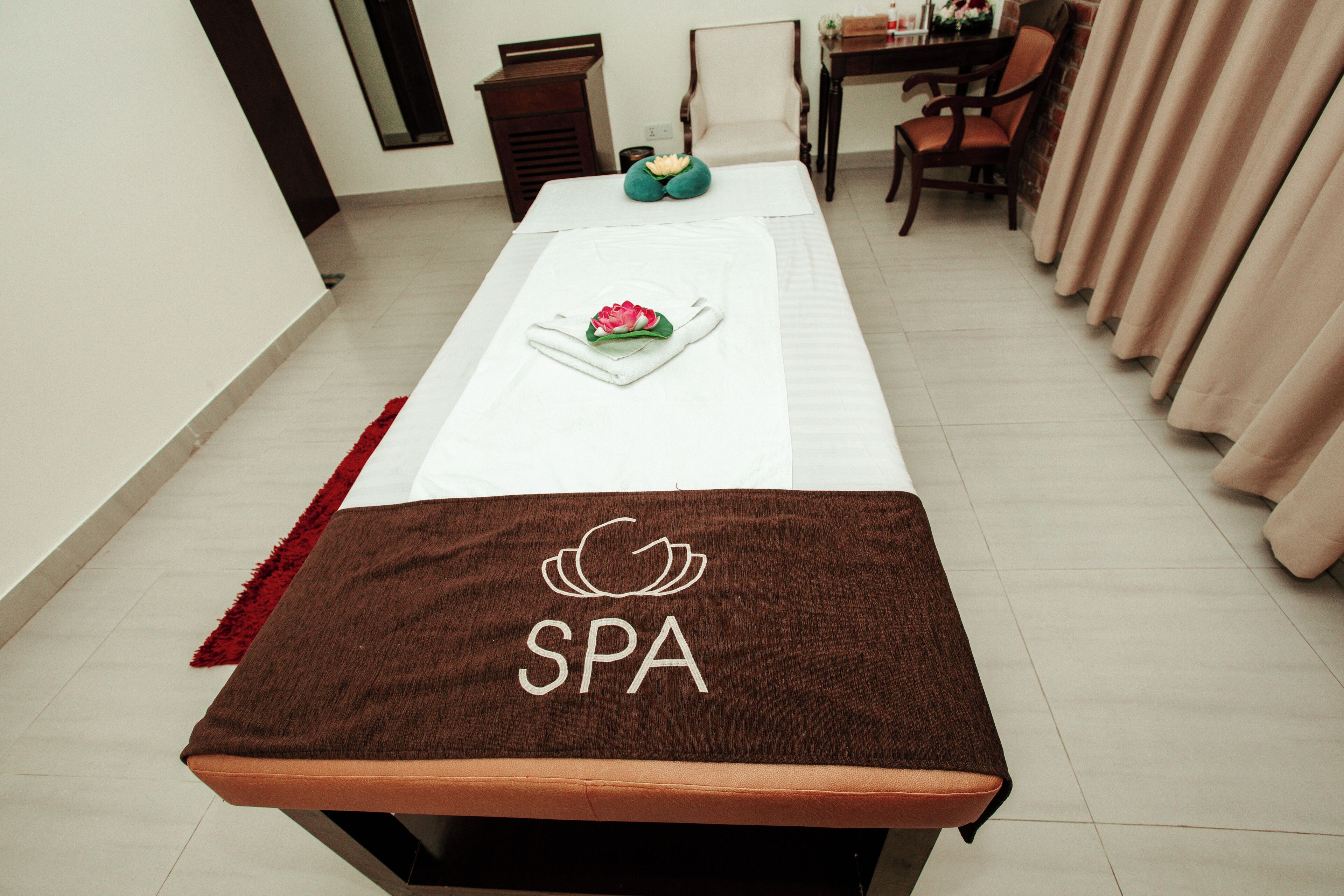 Hot stone massages, Swedish massages, Thai massages, sports massages