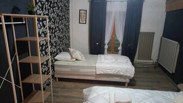 7 bedrooms, iron/ironing board, WiFi, bed sheets