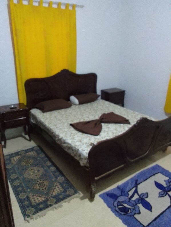 2 bedrooms, iron/ironing board