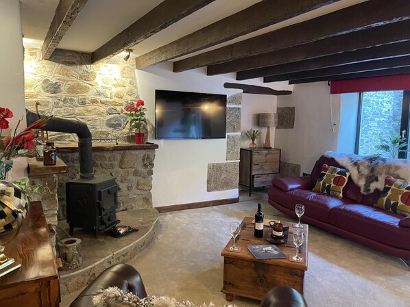 Cottage | Area soggiorno | TV, caminetto