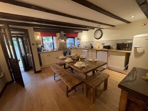 Cottage | Dining