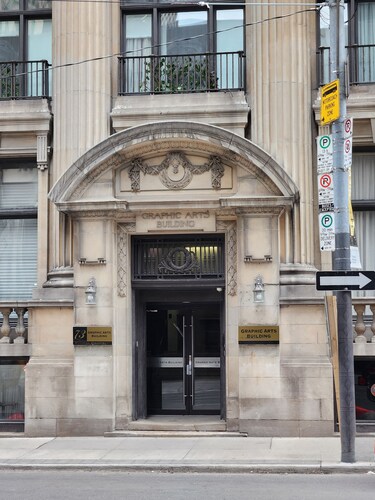 New Loft in famous historical "Graphic Art Building" heart of downtown Toronto