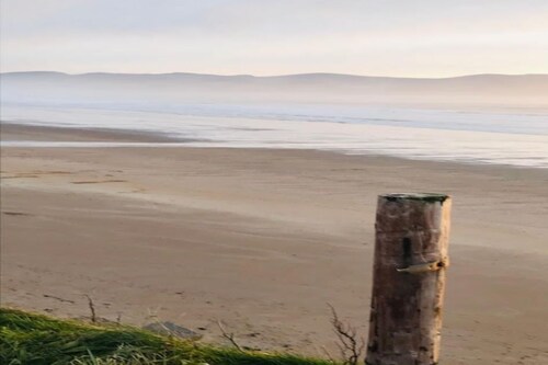 Luxury holiday home, at Inch Beach, overlooking Dingle Bay on Wild Atlantic Way