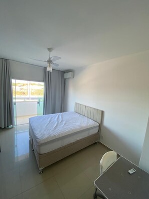 4 slaapkamers, een strijkplank/strijkijzer, gratis wifi