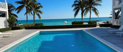 Piscina a l'aire lliure